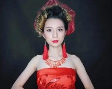 晚宴妆的特点，教你在party中脱颖而出！