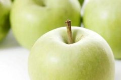 青苹果红苹果食疗功效有何不同？哪个营养价值高？